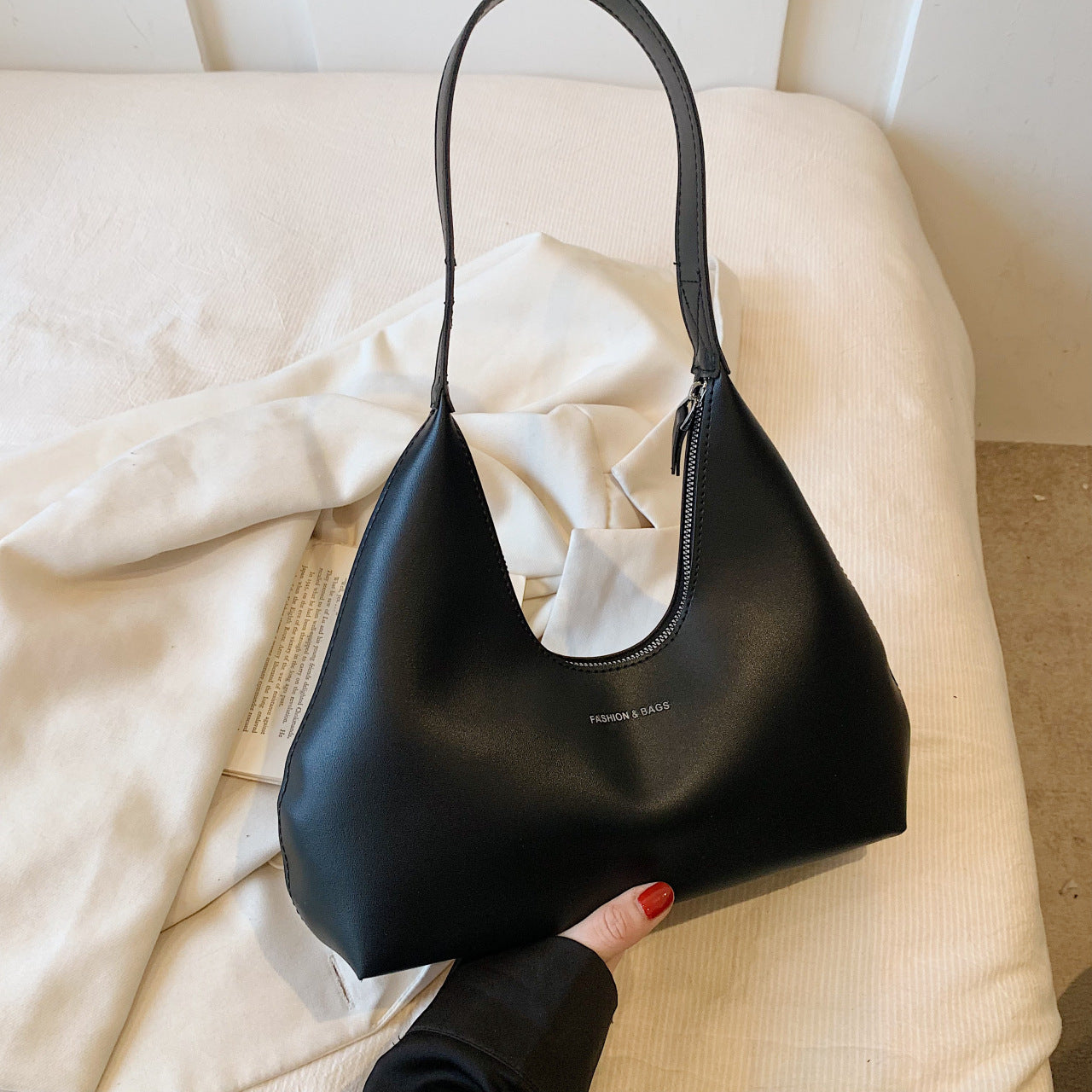 French European And American Retro Simplicity Shoulder Handbag