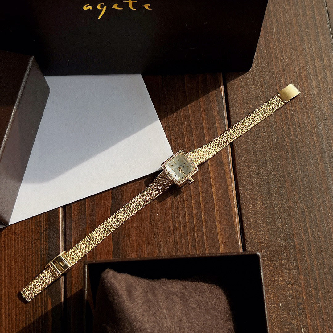 Zhonggu Small Golden Watch New Mini Delicate Square