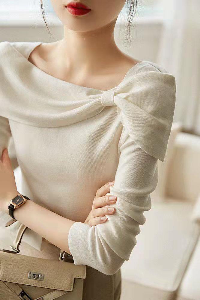 Women's Diagonal Collar Long-sleeved Sweater