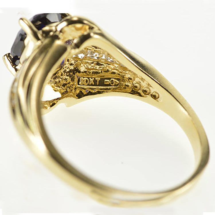 18K Sapphire Ring Fashionable And Exquisite