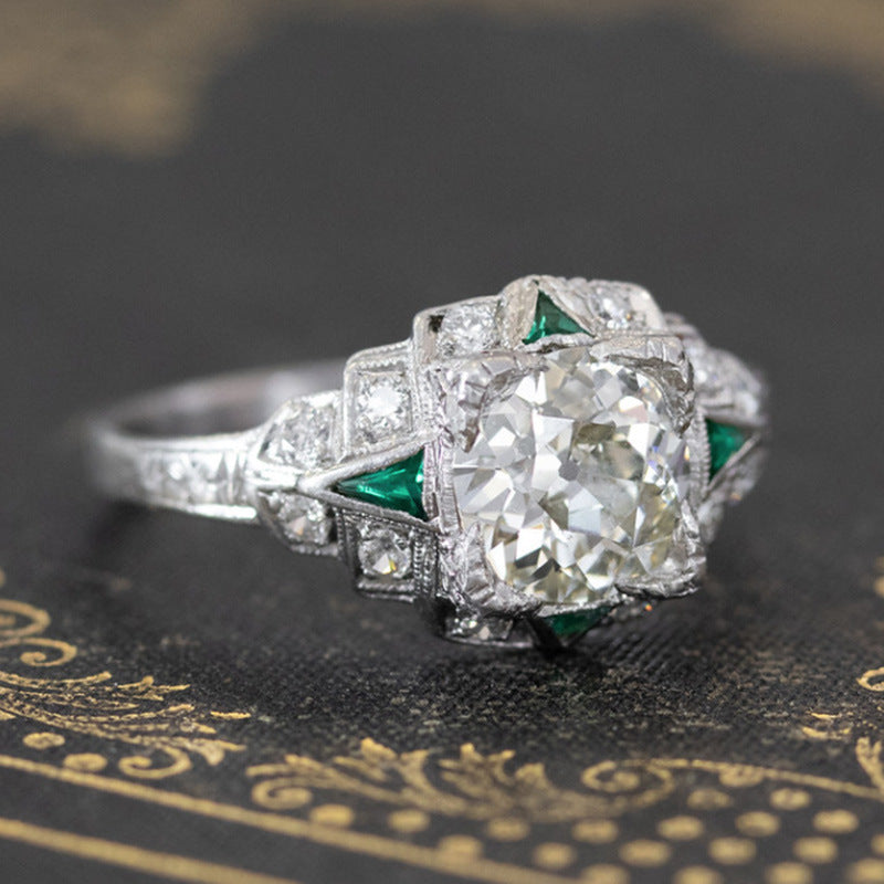 Fashion Retro Emerald Zircon Ring For Women