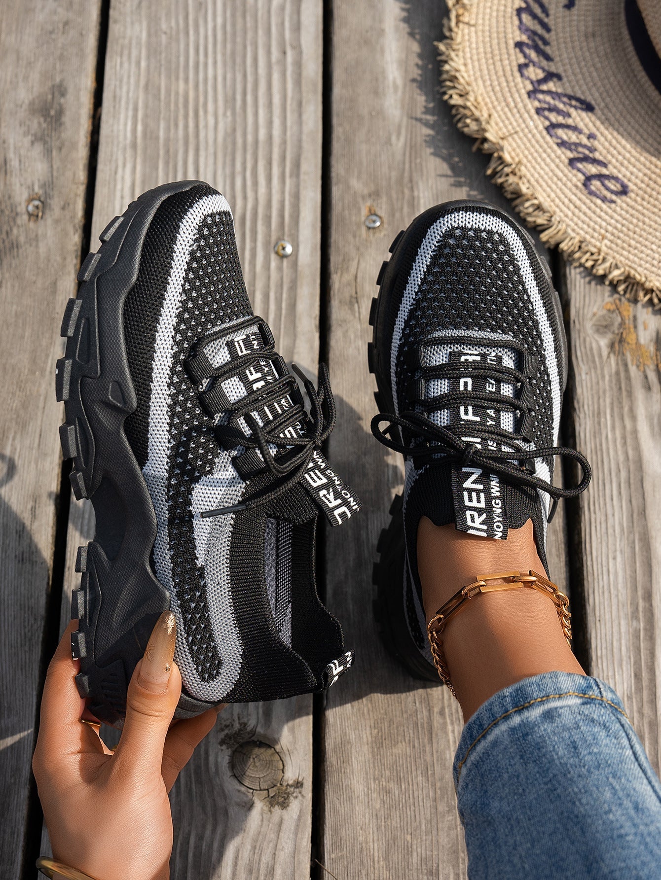 Flyknit Mesh Shoes Women's Thin Breathable Casual Shoes