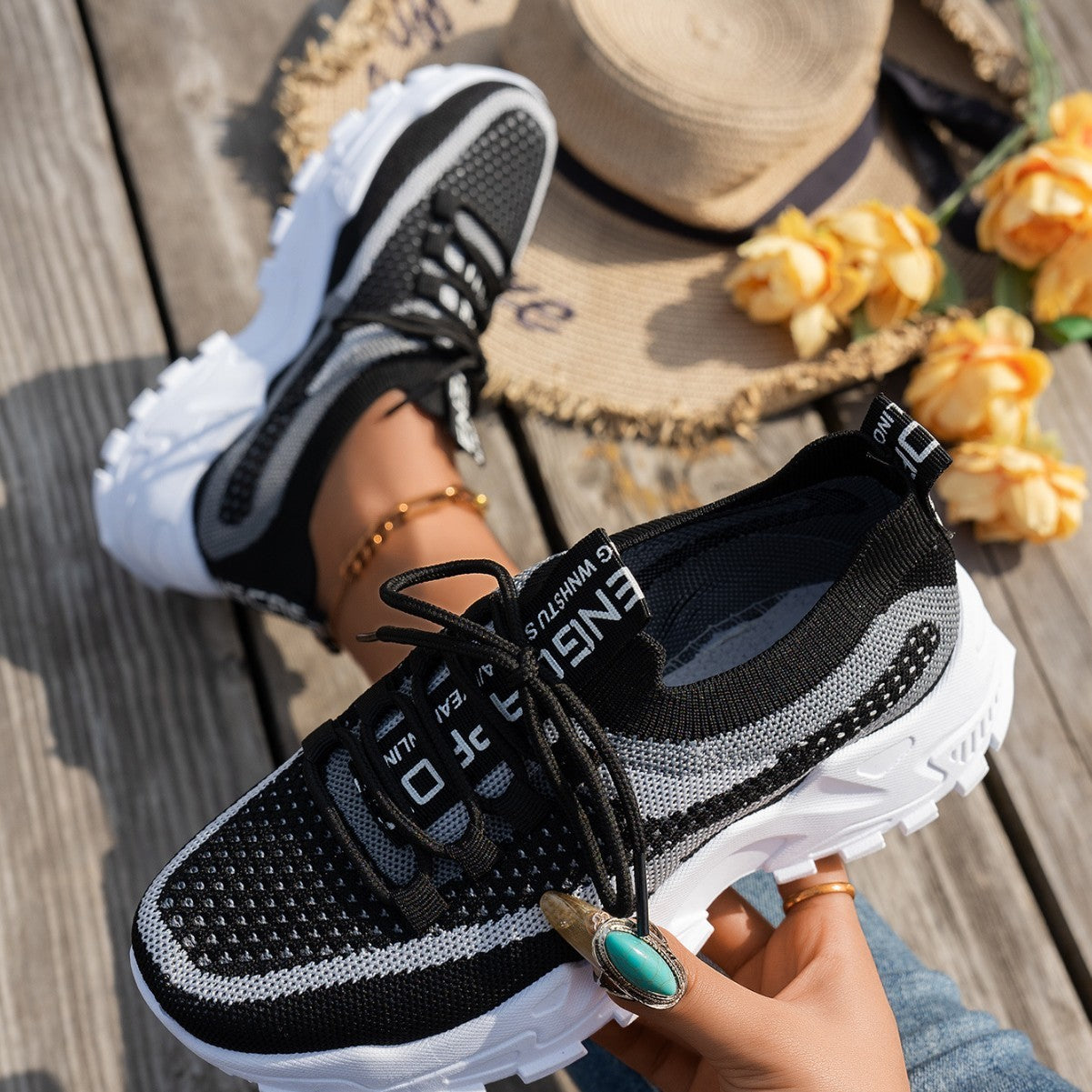 Flyknit Mesh Shoes Women's Thin Breathable Casual Shoes