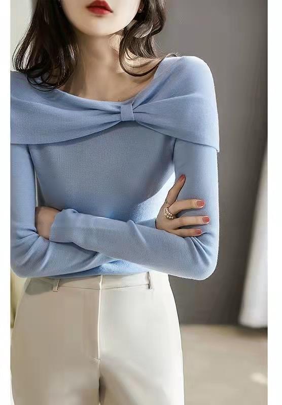 Women's Diagonal Collar Long-sleeved Sweater